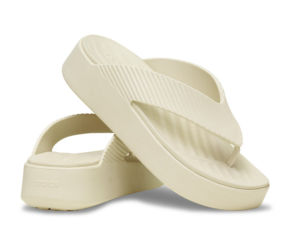 Women Crocs Getaway Groove Platform Flip