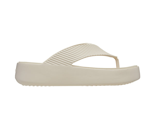Women Crocs Getaway Groove Platform Flip