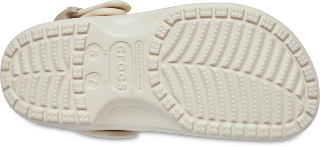 UNISEX CLASSIC ENAMEL BUCKLE CLOG